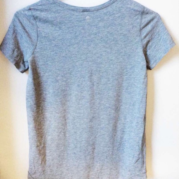 A Ivivva Lululemon never worn athletic top! :) - Picture 4 of 4